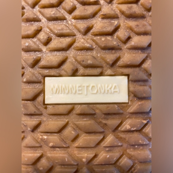 Minnetonka Womens Tucson Slipper - Picture 7 of 8